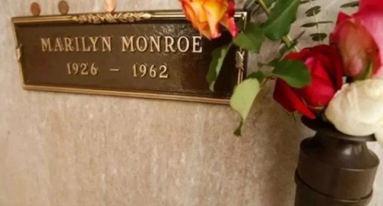 Merlin Monroya yaxın dəfn olunmaq üçün 195 min dollar ödədi