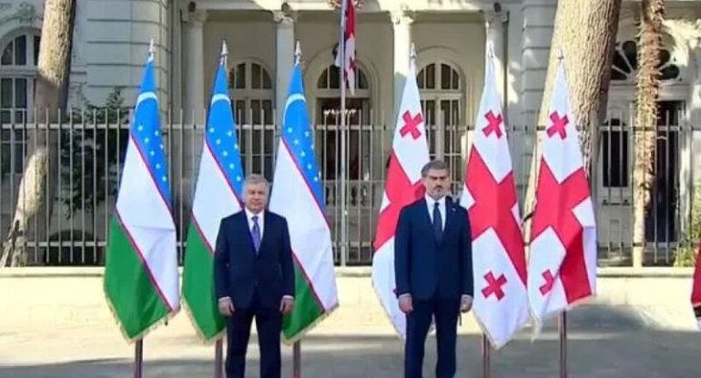 Özbəkistan Prezidenti Gürcüstana səfər edib