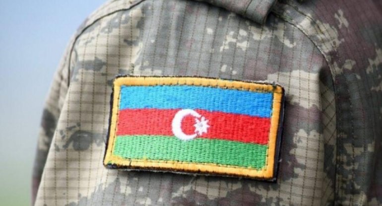 Hərbi qulluqçu vəfat etdi