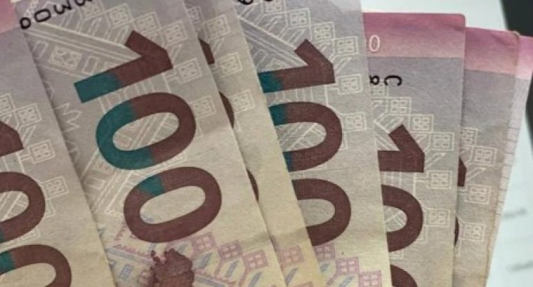 Köhnə 100 manatlıqlar dövriyyədən çıxarılacaq?