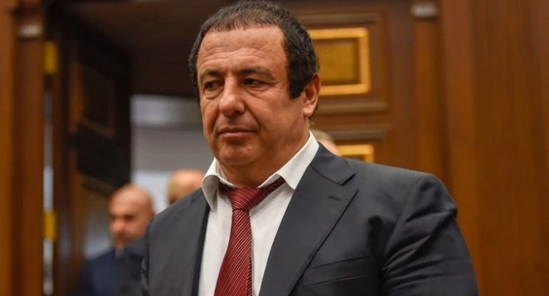 Silahlı şəxslər &ldquo;Eşşək&rdquo; ləqəbli oliqarxın evini mühasirəyə aldı&nbsp;