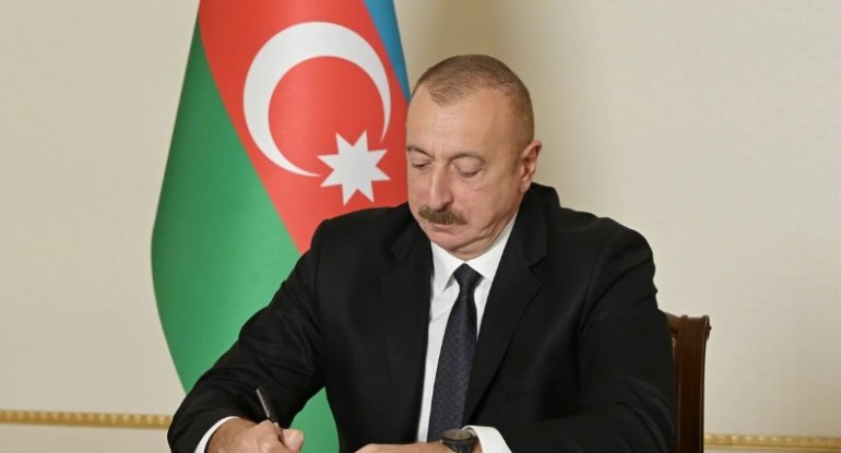 İlham Əliyev ötənilki dövlət büdcəsini təsdiq edib