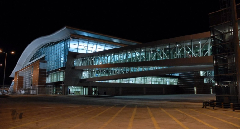 Tbilisi aeroportu işıqsız qaldı
