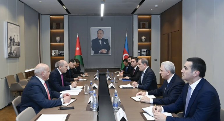 Azərbaycan və İordaniya XİN başçıları geniştərkibli görüş keçirdi
