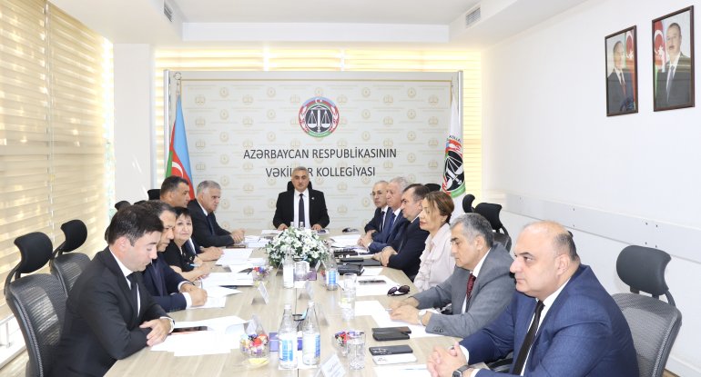 Üç vəkil cəzalandırıldı