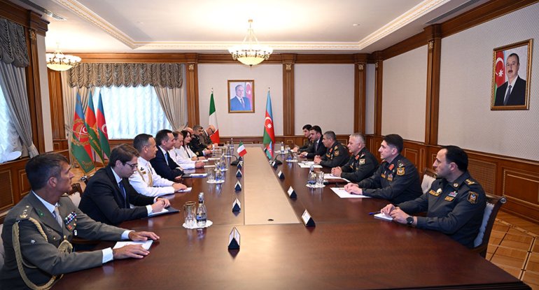 Zakir Həsənov admiralla müzakirələr apardı
