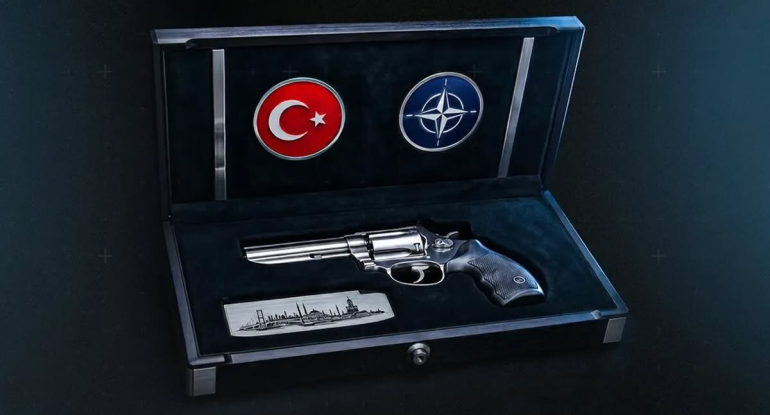 Ərdoğan NATO liderlərinə niyə döyüş revolverləri hədiyyə edib?