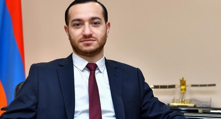 Erməni nazir istefa verdi