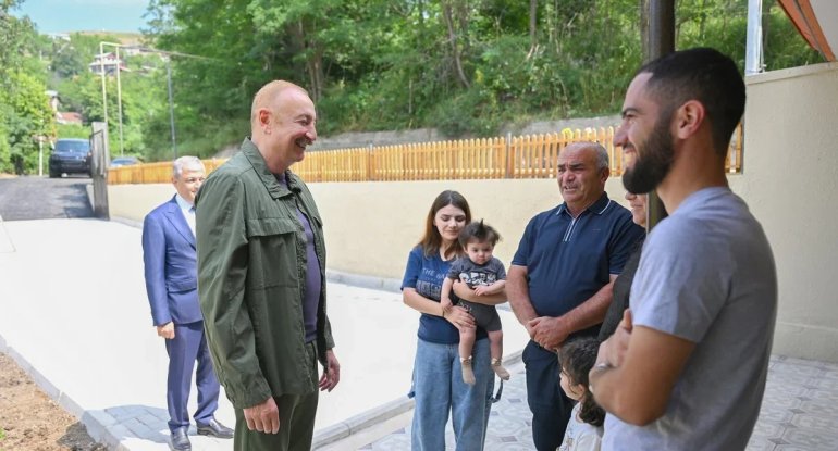 Prezident: "Artıq köçkün həyatı keçmişdə qaldı"