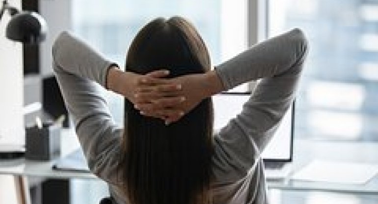 İş stresindən qurtulmağın sirri: Məzuniyyət ən azı neçə gün çəkməlidir?