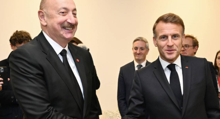 Azərbaycan lideri Makronu təbrik etdi