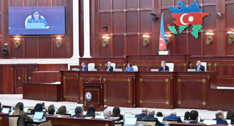 Milli Məclisin iclası başa çatdı - Deputatlar tətilə çıxdı