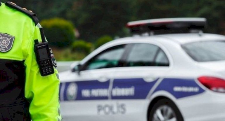 Sükan arxasında yuxulayan sürücü körpüdən aşdı - VİDEO