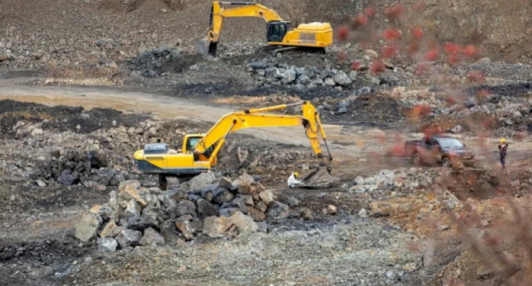 Azərbaycanda faydalı qazıntı yataqları hərraca çıxarılacaq