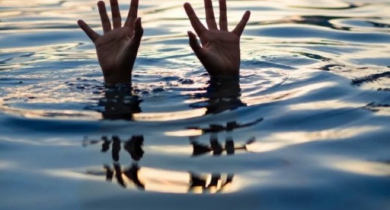 İki gün əvvəl dənizdə batan gəncin axtarışları davam etdirilir