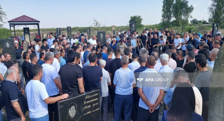 Odessa yaxınlığında vurulan gəminin kapitanı dəfn edildi