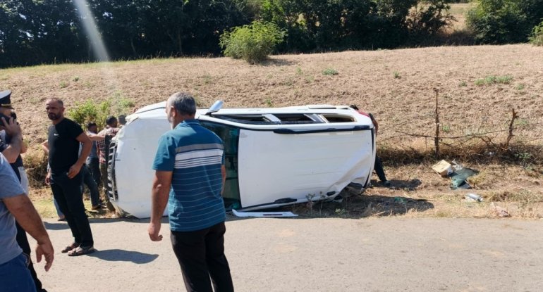 Cəlilabadda avtomobil aşdı, 4 nəfər xəsarət aldı