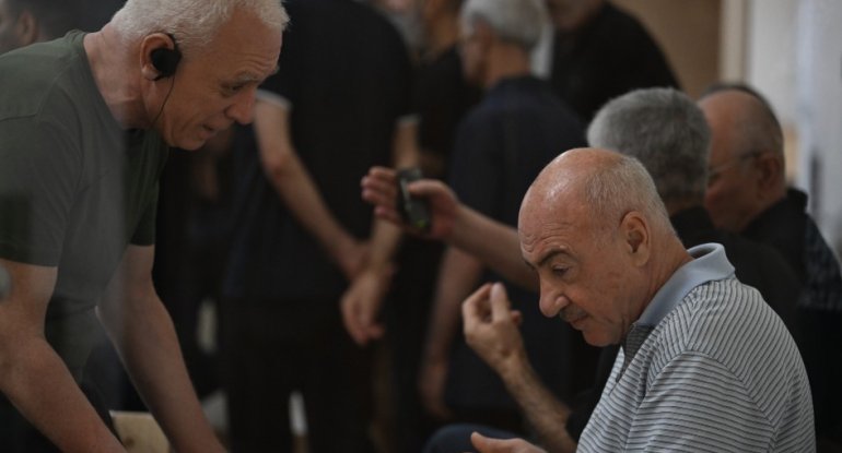 Arayikgilin məhkəməsi: Prokurorlar çıxışa başladı