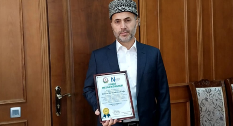 &ldquo;Bibi Heybət&rdquo;in imamının diplomu tanınmadı