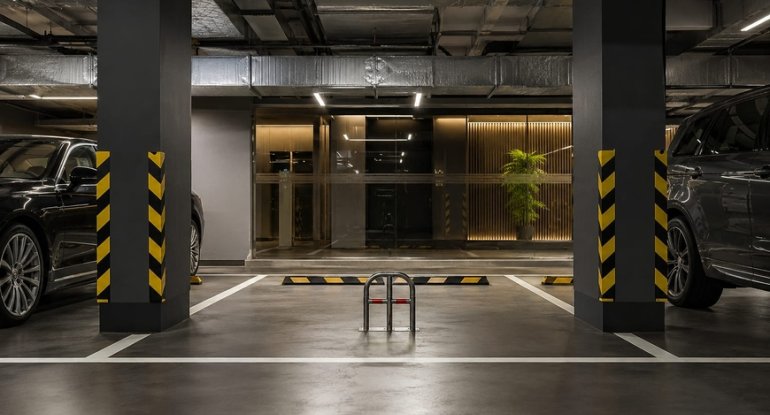 Rekord qiymət &ndash; bir parkinq yeri 958 min manata satışa çıxarıldı