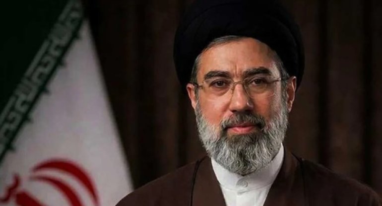Xamenei: "Hizbullah"ın müdafiəsi İranın strateji siyasətidir