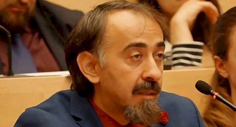 Fərhad Mehdiyev: &ldquo;Boğazınızdan kəsib uşaqları üzgüçülüyə göndərin&rdquo;