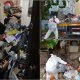 Türkiyədə bir evdən 17 maşın zibil çıxdı - VİDEO
