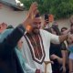 Mahmut Orhan doğma kəndində səhnəyə çıxdı - VİDEO