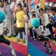 Çində humanoid robot uşağa təpik atdı - VİDEO