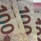 Köhnə 100 manatlıqlar dövriyyədən çıxarılacaq? Köhnə 100 manatlıqlar dövriyyədən çıxarılacaq?