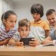 Bu ölkədə şagirdlərin məktəbdə smartfondan istifadəsi qadağan olunur Bu ölkədə şagirdlərin məktəbdə smartfondan istifadəsi qadağan olunur