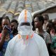 Bu ölkədə Ebola virusuna yoluxma sayı 3 mini keçib, tibb işçiləri tətilə başlayıb Bu ölkədə Ebola virusuna yoluxma sayı 3 mini keçib, tibb işçiləri tətilə başlayıb